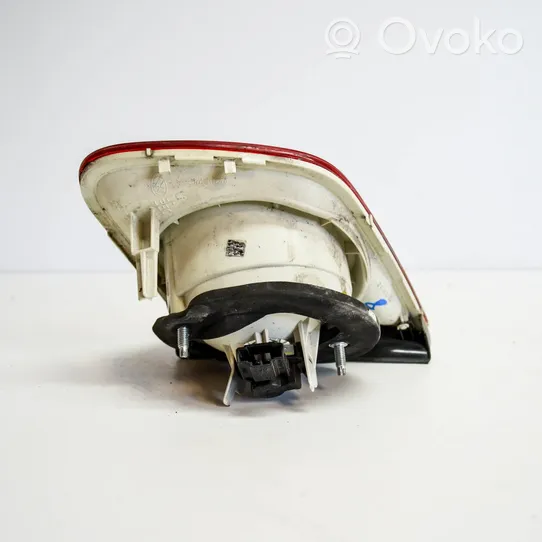 Volkswagen Jetta III Takaluukun takavalot 1K5945093