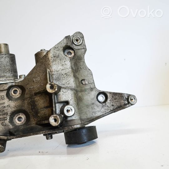 Volkswagen PASSAT CC Radiatore dell’olio del motore 06J903143P