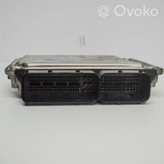 Volkswagen Golf VI Calculateur moteur ECU 03C906016BM