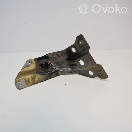 Volkswagen Eos Supporto di montaggio del parafango 1Q0821136