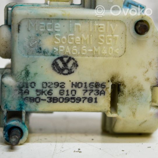 Volkswagen Golf VI Fuel tank cap lock 5K6810773A