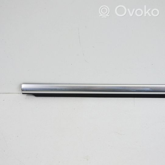 Mercedes-Benz GLE (W166 - C292) Rivestimento del vetro della portiera A1667250265