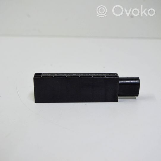 Audi A3 S3 8V Radion pystyantenni 5Q0962131