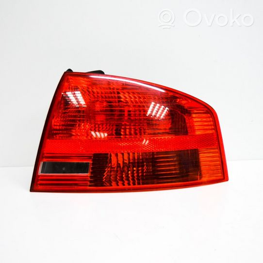 Audi A4 S4 B7 8E 8H Lampa tylna 965037