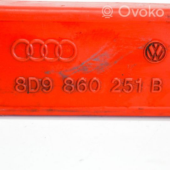 Audi A8 S8 D3 4E Boîte à outils 8D9860251B