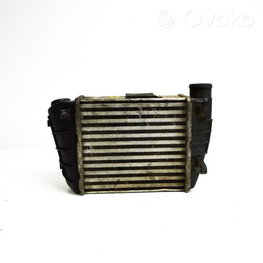 Audi A4 S4 B7 8E 8H Chłodnica powietrza doładowującego / Intercooler 8E0145806L