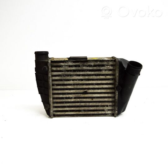 Audi A4 S4 B7 8E 8H Chłodnica powietrza doładowującego / Intercooler 8E0145806L