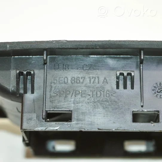 Skoda Octavia Mk3 (5E) Inne części karoserii 5E0867171A