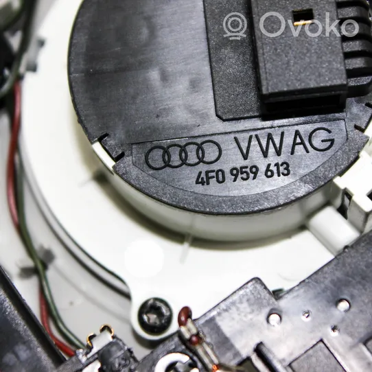 Audi Q7 4L Priekinių vietų apšvietimo žibintas 4F0959719A