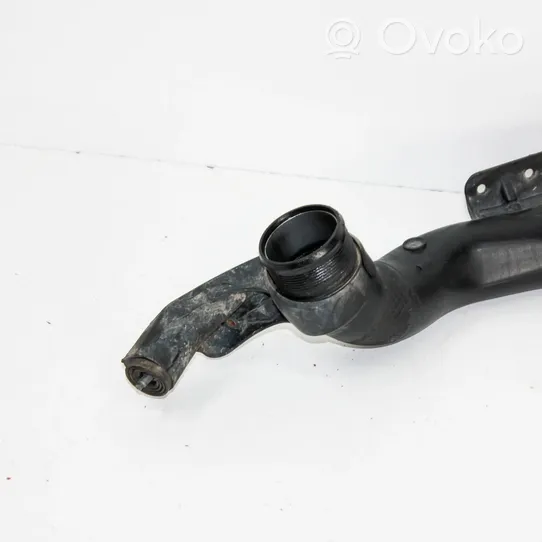 Volkswagen Caddy Tube d'admission de tuyau de refroidisseur intermédiaire 5N0145840G