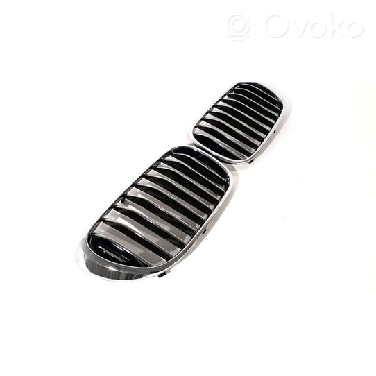 BMW 7 G11 G12 Grille calandre supérieure de pare-chocs avant 7357011