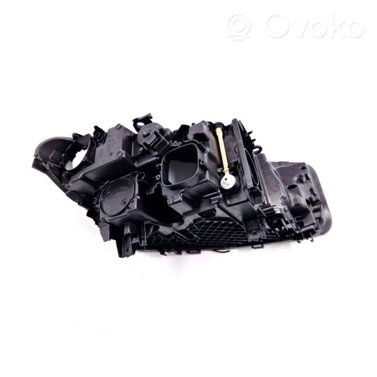 BMW 5 G30 G31 Priekinio žibinto detalė 9850601-06