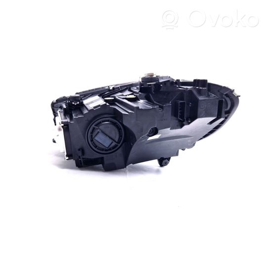 Mercedes-Benz C W206 Lampa przednia A2069067203