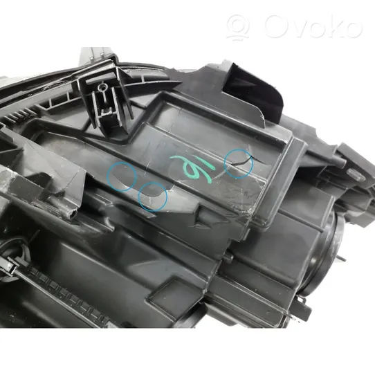 Mercedes-Benz B W246 W242 Phare frontale A2468205761