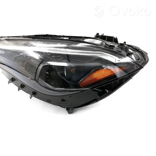 Mercedes-Benz  CLE C236 Lampa przednia A2369066300