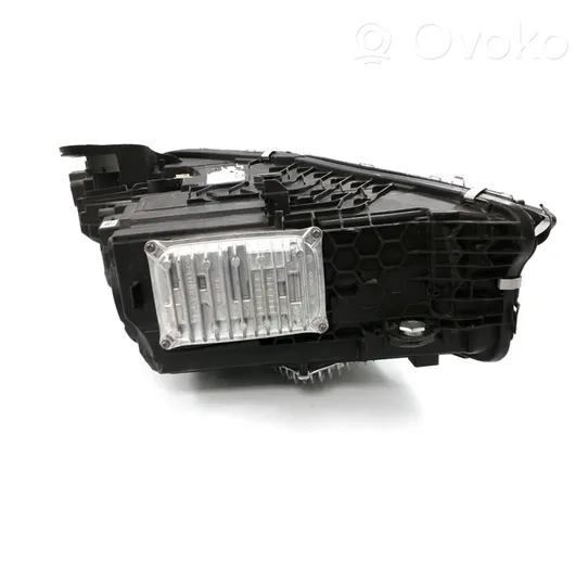 Mercedes-Benz  CLE C236 Lampa przednia A2369066100