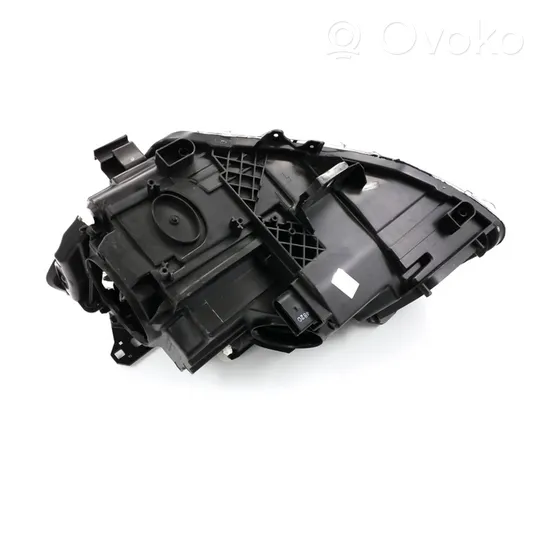 Mercedes-Benz A W176 Lampa przednia 1LG010818