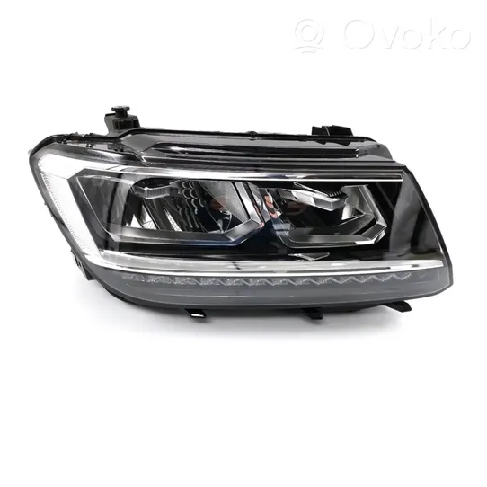 Volkswagen Tiguan Faro delantero/faro principal 5NB941036B