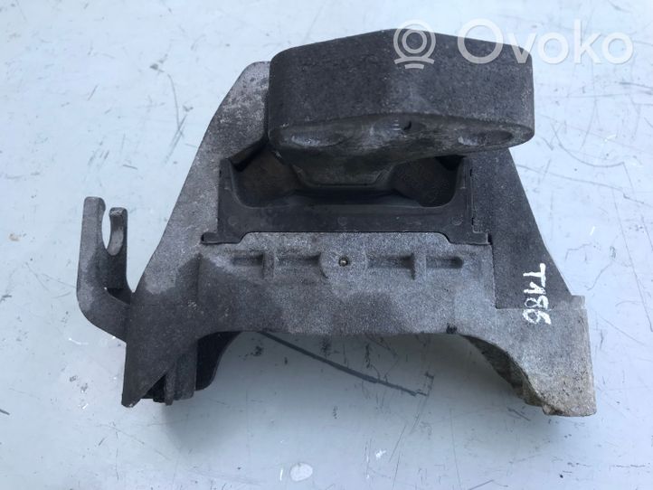 Opel Astra J Supporto di montaggio del motore 13248476