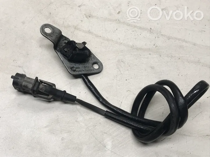 Opel Zafira B Sadales vārpstas apgriezienu sensors 0281002213