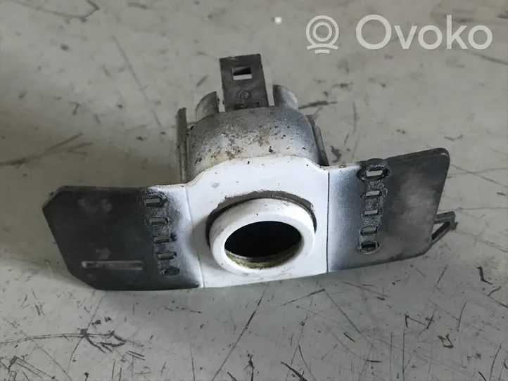 Opel Astra H Support de capteur de stationnement arrière PDC 13140692