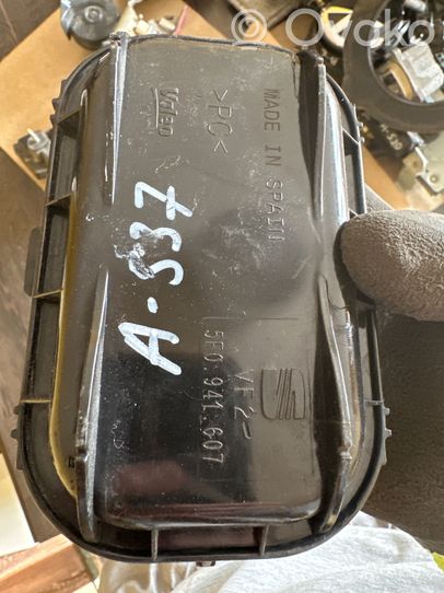 5F0941607 Seat Leon (5F) Einzelteil Scheinwerfer, 12.00 € | RRR 