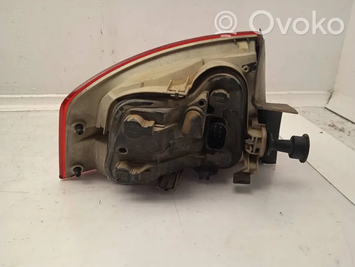 Audi A4 Allroad Ampoule, feu stop / feu arrière 8E5945096