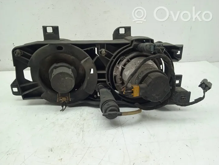 BMW 7 E38 Lampa przednia 63121391321