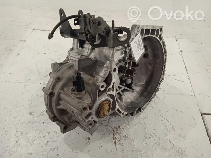 Hyundai Elantra Manual 5 speed gearbox J42073