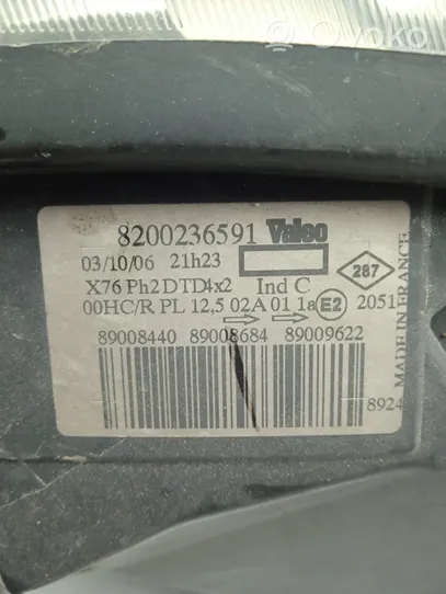 Nissan Kubistar Lampa przednia 8200236591