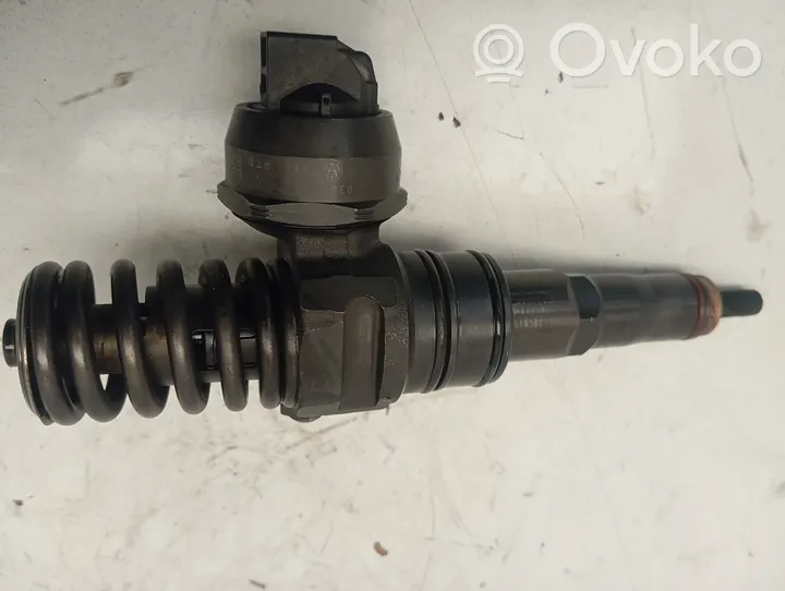 Seat Alhambra (Mk1) Injecteur de carburant 038130073AK