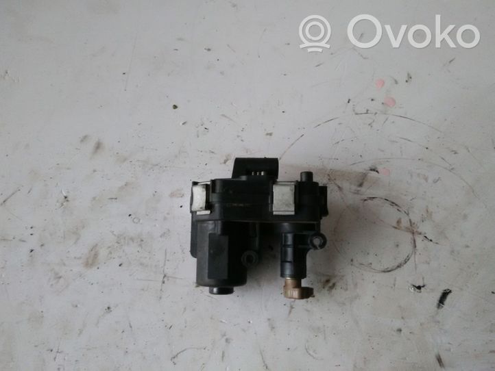 Opel Zafira C Electric throttle body valve 