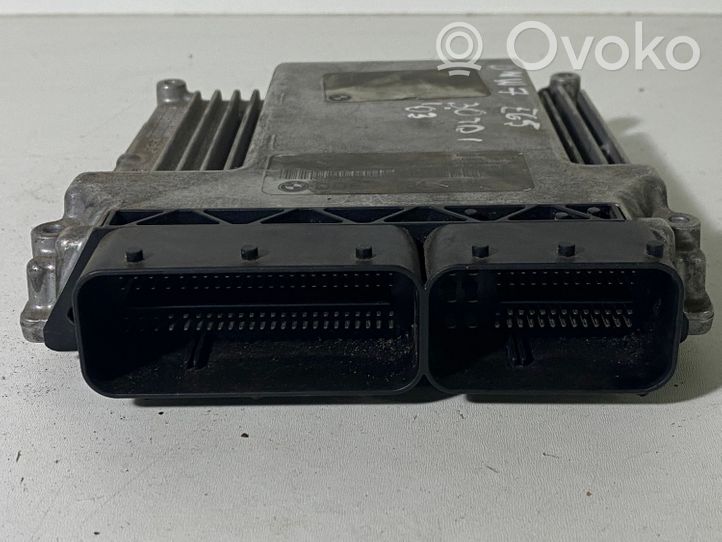 BMW 7 E65 E66 Dzinēja vadības bloks 7794904