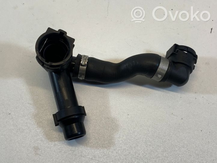 BMW 3 F30 F35 F31 Variklio aušinimo vamzdelis (-ai)/ žarna (-os) 8518749