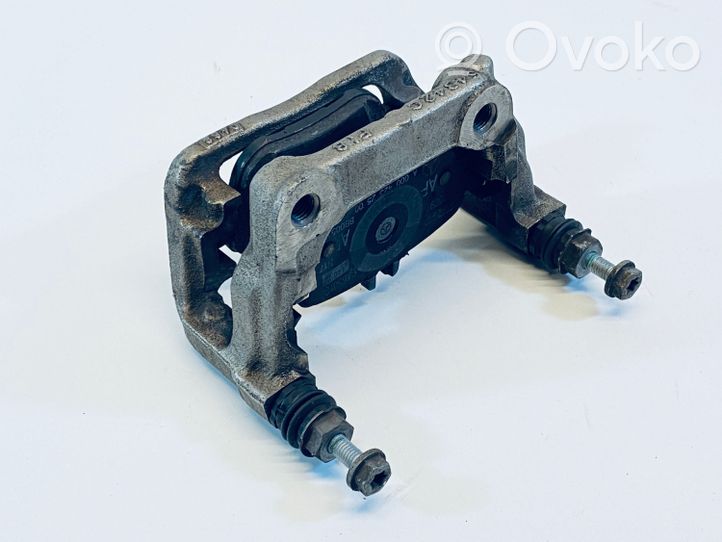 Mercedes-Benz E W238 Supporto della pinza del freno posteriore A0004231306