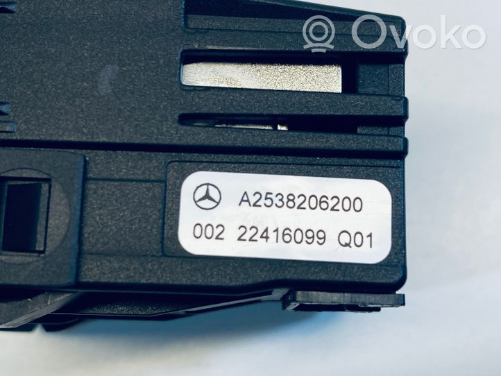 Mercedes-Benz EQC Gniazdo / Złącze USB A2538206200