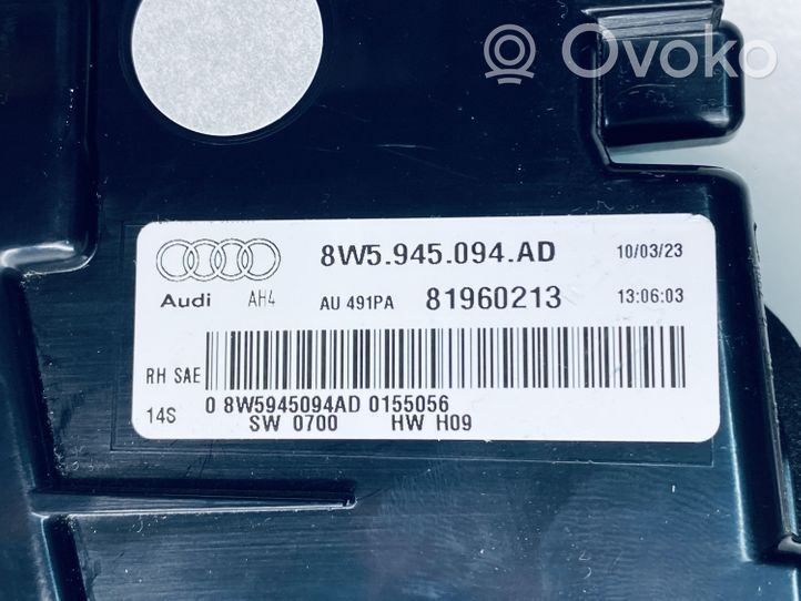 Audi A4 S4 B9 8W Takaluukun takavalot 8W5945094AD