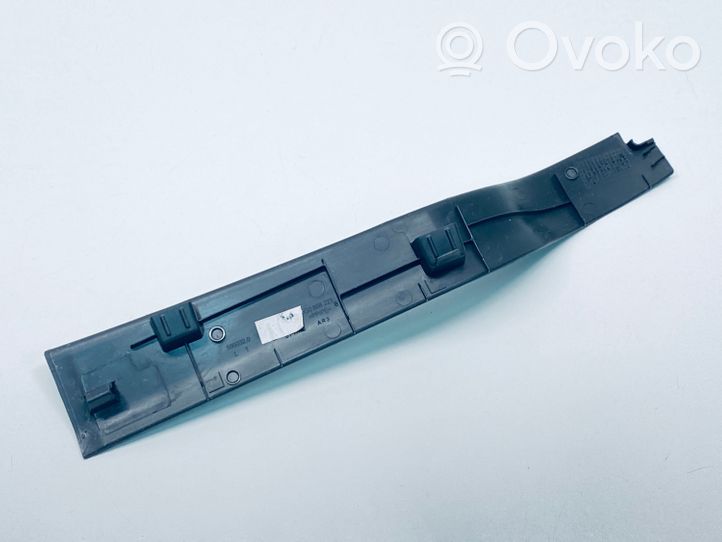 Volkswagen Golf VII Altro elemento di rivestimento sottoporta/montante 5G0868223B