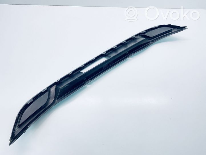 Volkswagen Golf VII Rivestimento della parte inferiore del paraurti posteriore 5G6807568Q