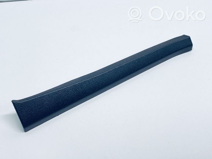 Volkswagen Touareg II Other sill/pillar trim element 7P0868238A