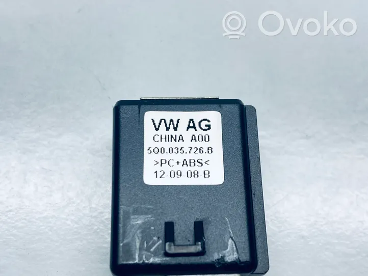 Volkswagen Golf VII USB socket connector 5Q0035726B