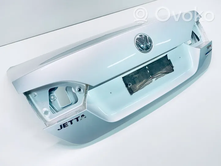 Volkswagen Jetta VI Couvercle de coffre 5C6827025A