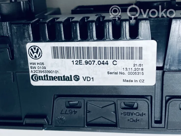 Volkswagen e-Up Ilmastoinnin ohjainlaite 12E907044C