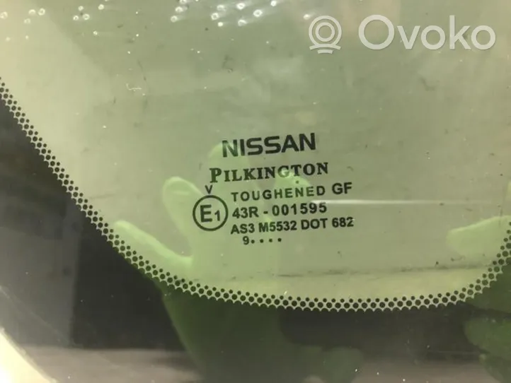 Nissan Note (E11) Finestrino/vetro retro 833009U10B