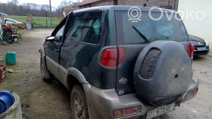 Nissan Terrano Kita išorės detalė 