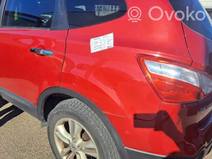 Nissan Qashqai Etuoven saranasarja 82401AV630