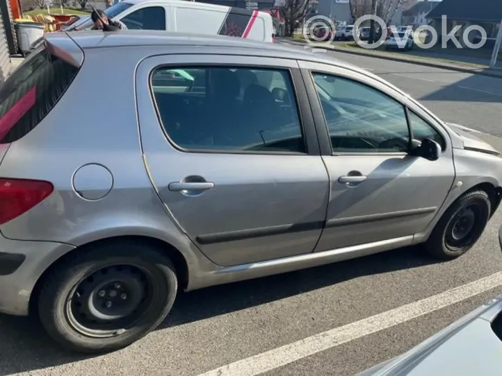 Peugeot 307 Osłona górna silnika 7013V2