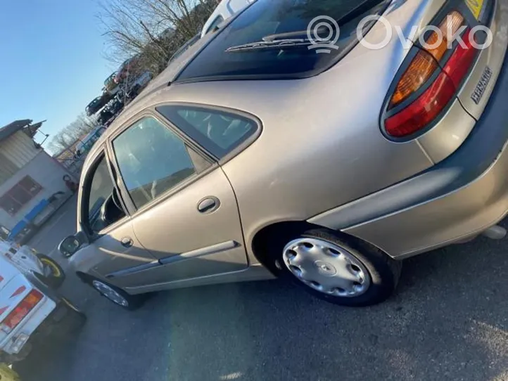 Renault Laguna I Etupyörän navan laakerikokoonpano 7700423103