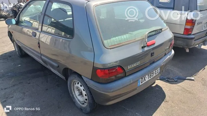 Renault Clio I Etupyörän sisälokasuojat 7700795842