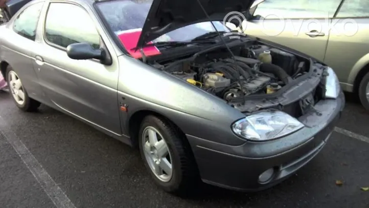 Renault Megane I Pare-boue passage de roue avant 